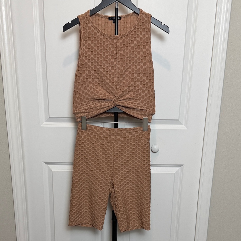 Fashion Nova Taupe Honeycomb Athleisure Set Small